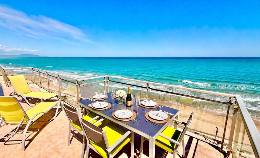 Outdoor dining, Beachfront Penthouse 360 Exclusive Rooftop Terrace, Castellón