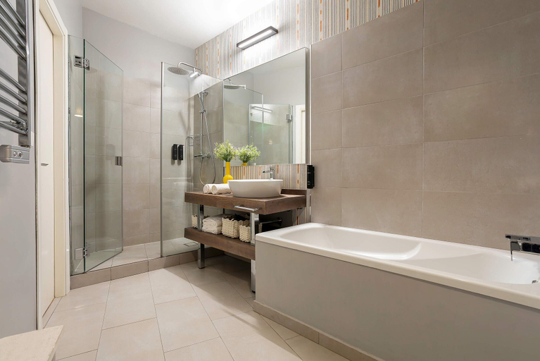 Bathroom 4, Genteel Home Cabildo IV, Sevilla