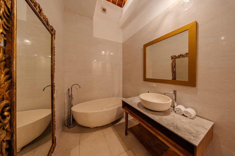 Bathroom 5, Villa Naya Umalas, Badung