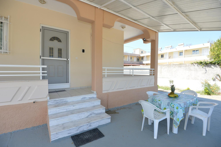 Room 5, Nina s Apt in Ialysos Near the Beach, South Aegean