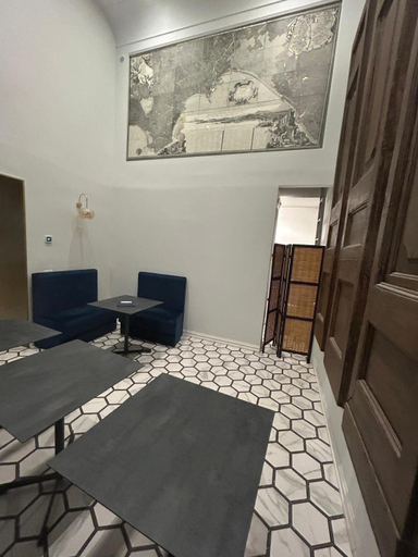 Others 2, Costantinopoli 33 Grand Suite, Napoli
