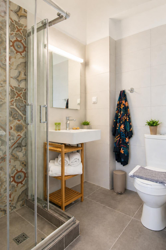 Bathroom 2, Kurmulis Studios, Crete
