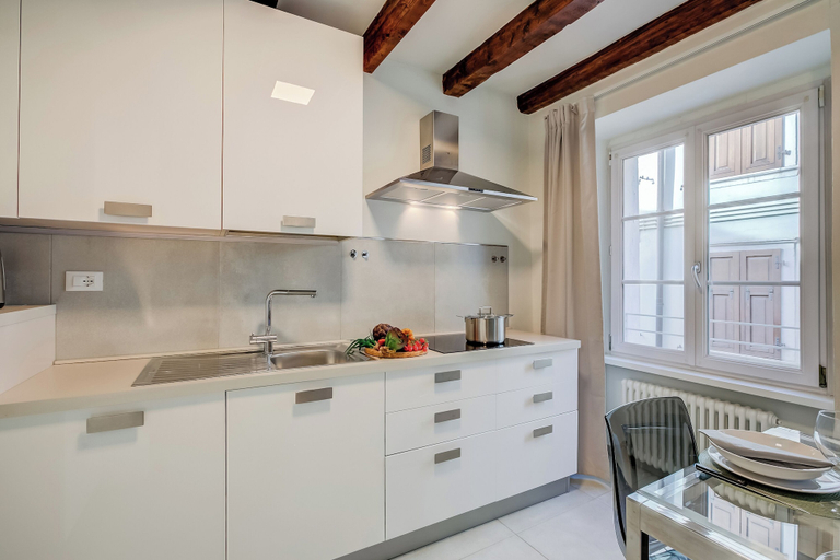 Private kitchen 2, Appartamento Fabrizia in the Heart of Riva, Trento