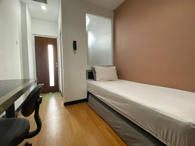 Others 3, Unihouse, Salatiga