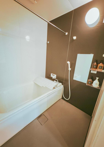 Bathroom 3, Asakusa Townhouse, Taitō