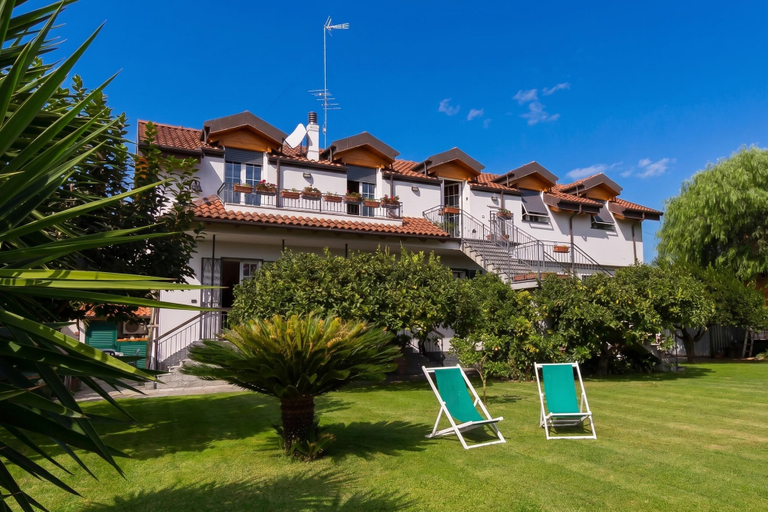 Exterior & Views 2, La Casetta Sull'Albero child friendly, Savona