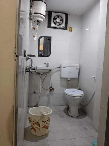 Bathroom 4, Banaras Guest House, Varanasi