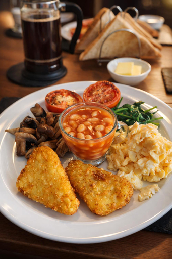 Food & Drinks, The Lyncroft, Cornwall