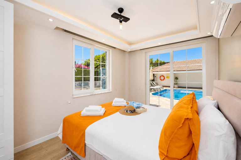 Facilities 5, Villa Central, Ortaca