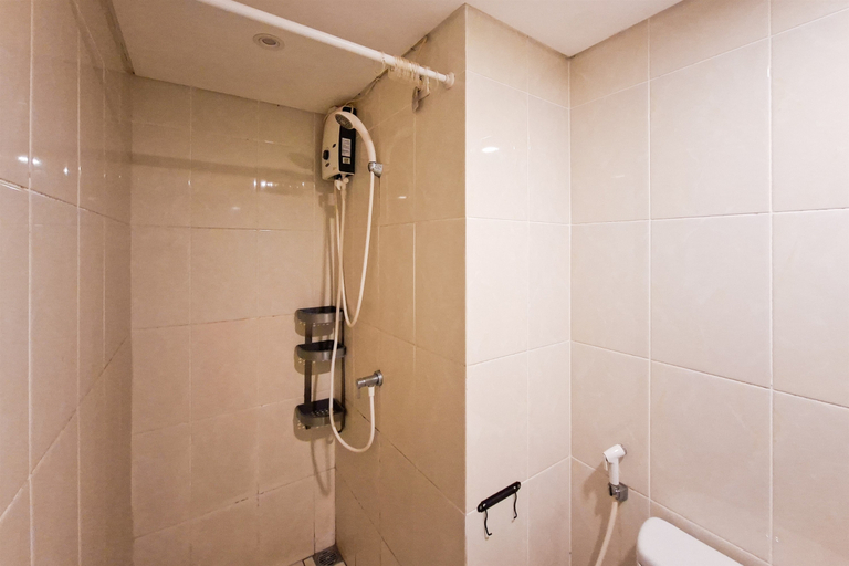 Bathroom 5, Bright and Warm 2BR at Apartment M-Town Residence By Travelio, Tangerang