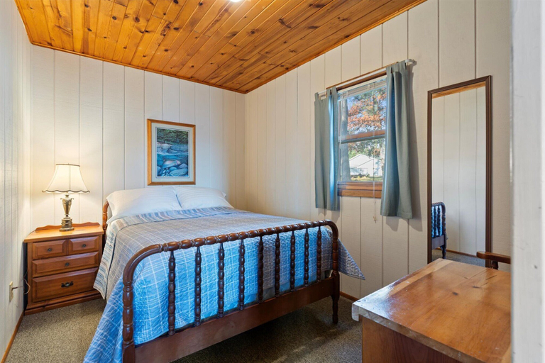 Room 1, Half Moon Resort, Crow Wing