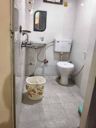 Bathroom 4, Banaras Guest House, Varanasi