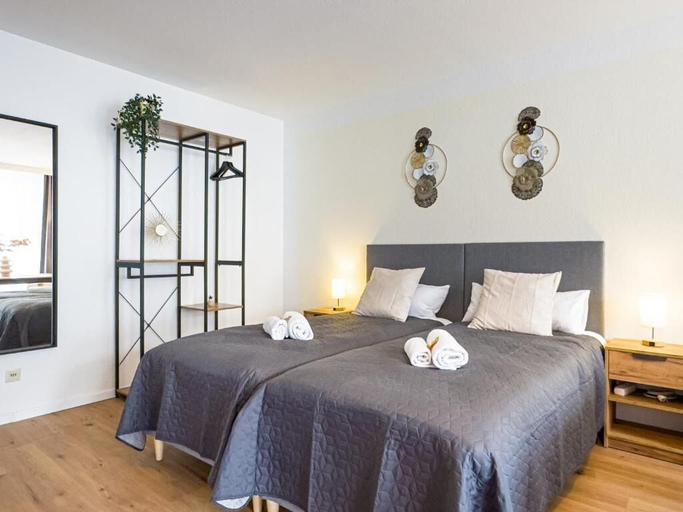 Room 2, Luchtbergstraße 1, Bremen