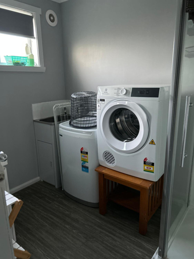Bathroom, Old Pier Apartments, Dorset