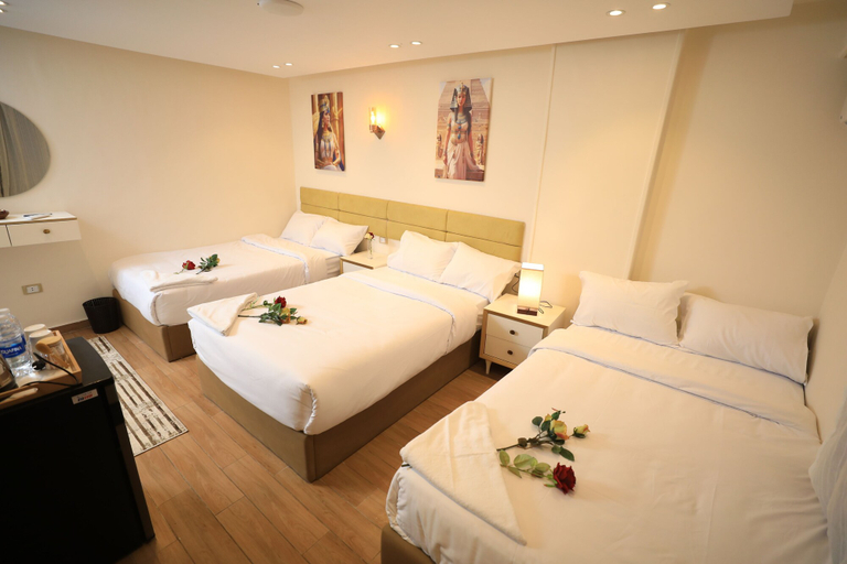 Room 3, Hotel Pyramids Palace View Inn, As-Sajil
