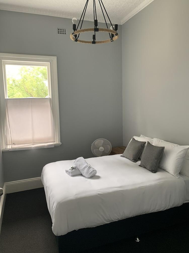 Bedroom 4, Abermain Hotel, Cessnock