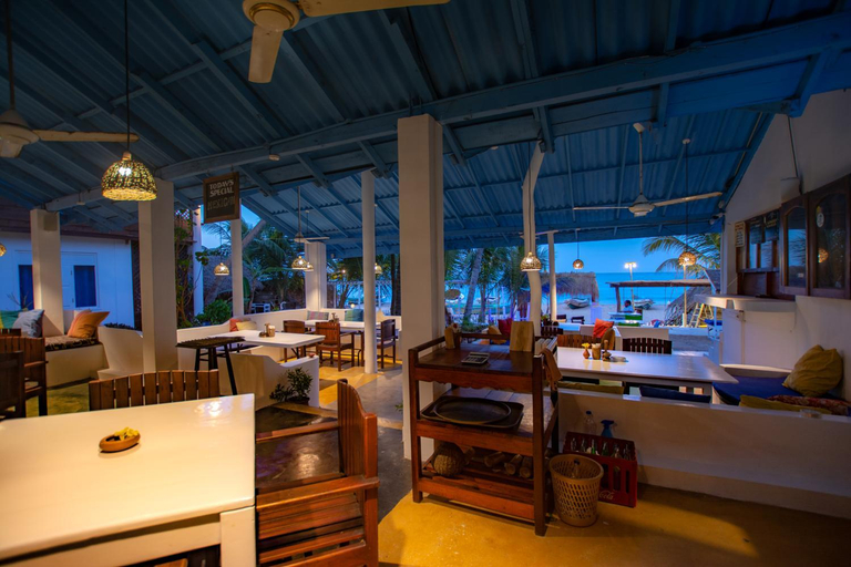 Food & Drinks 4, Arugambay Resort, Pothuvil