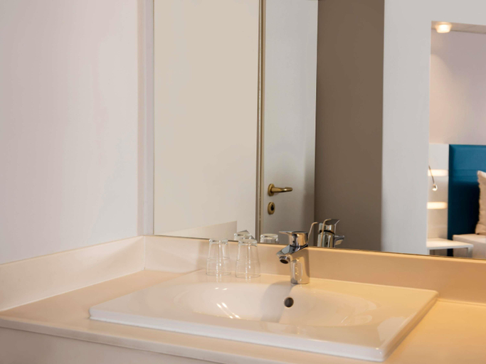 Bathroom 4, ibis Styles Cologne Airport Troisdorf, Rhein-Sieg-Kreis