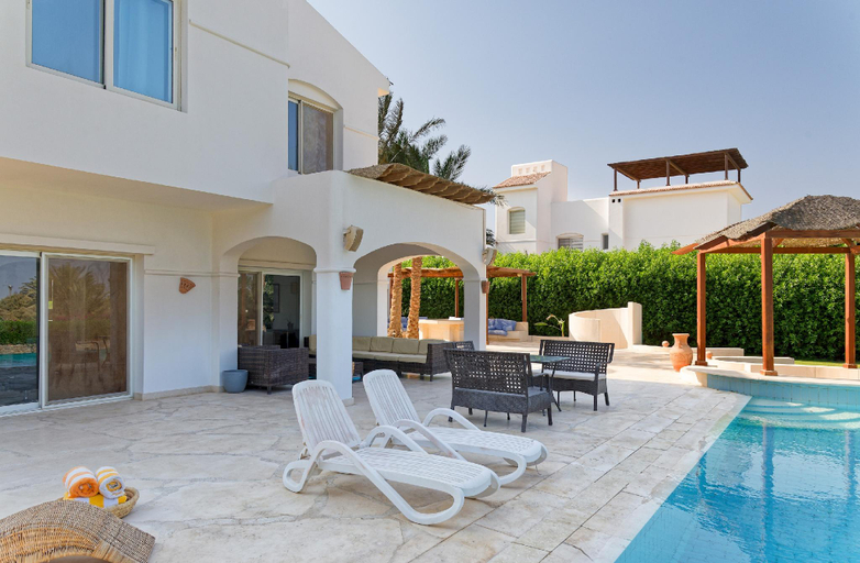 2, VESTA - Luxury Villa - 5BR - White Villas, Al-Ghurdaqah 2