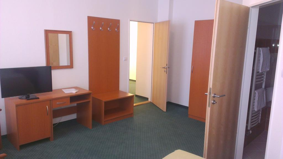 Exterior & Views 2, Broadway City Panzio, Budapesti
