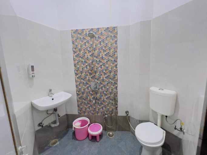 Bathroom 5, HOTEL ALOK RESIDENCY, Satna
