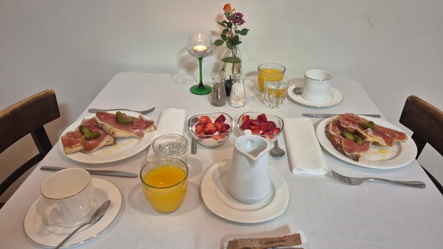 Food & Drinks 5, Hostel Costa Gijon, Asturias