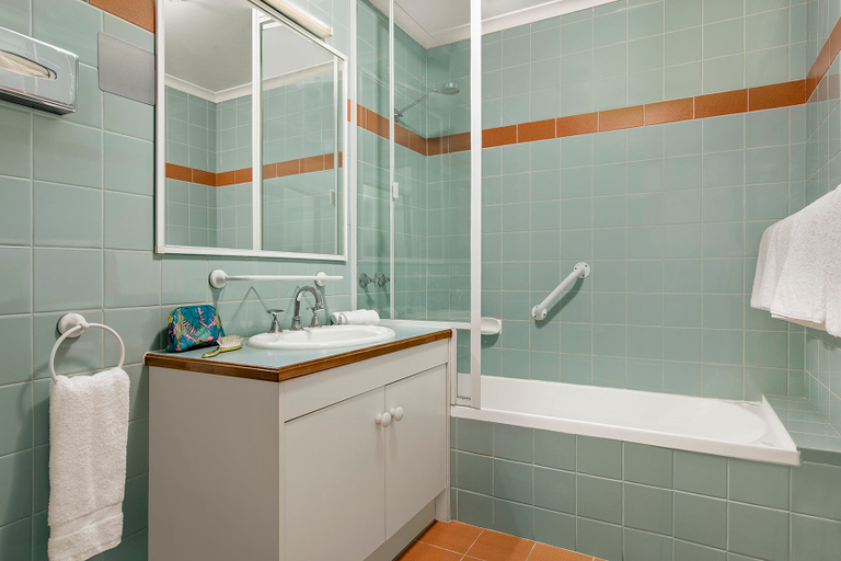 Bathroom 4, Quest Waterfront, Hobart