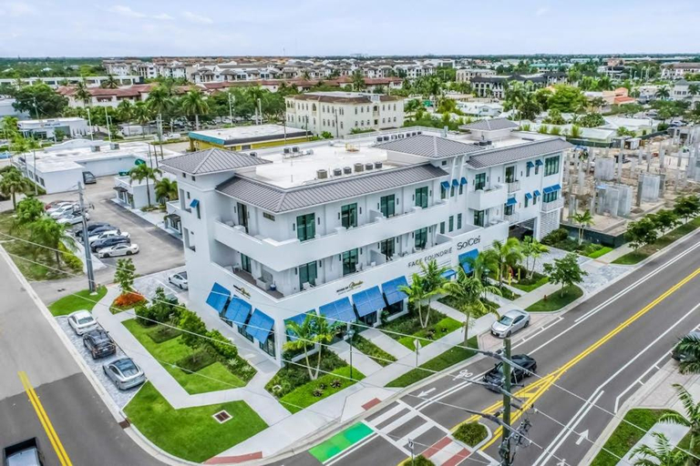 Others 3, SoCe Flats 209, Collier