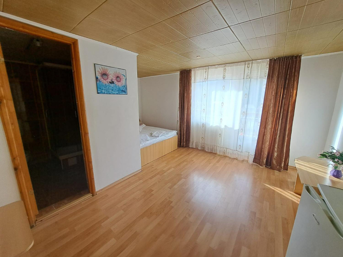 Others 4, Paradis, Busteni