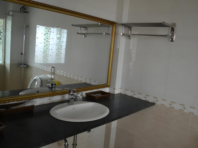 Bathroom, Huong Bien Hotel Halong, Hạ Long