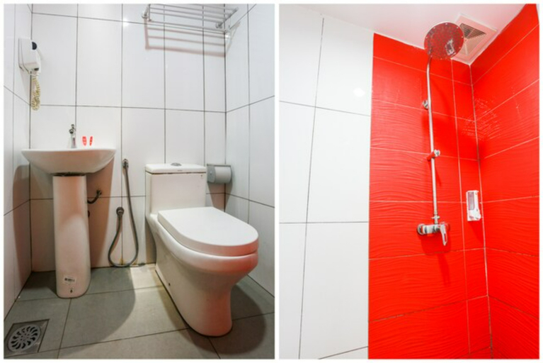 Bathroom 5, Collection O Shah Alam Formerly SMC I-City, Shah Alam