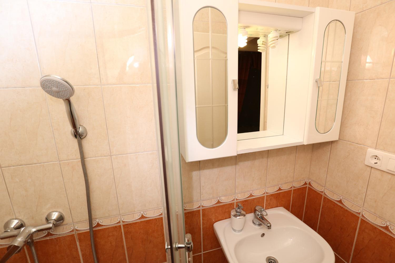 Bathroom 3, Rozsakert Vendeghaz, Tapolca