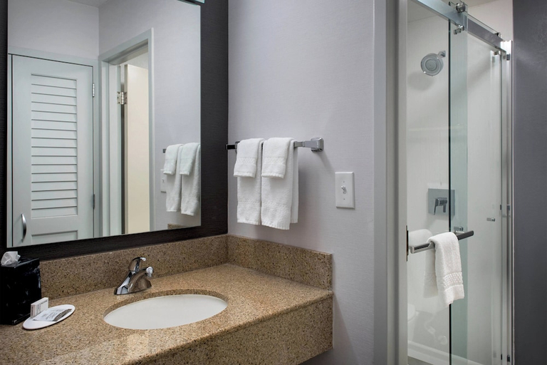 Bathroom 3, Courtyard By Marriott Rockville, Montgomery