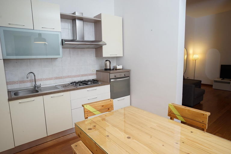 Others 5, Manzoni House, Bari