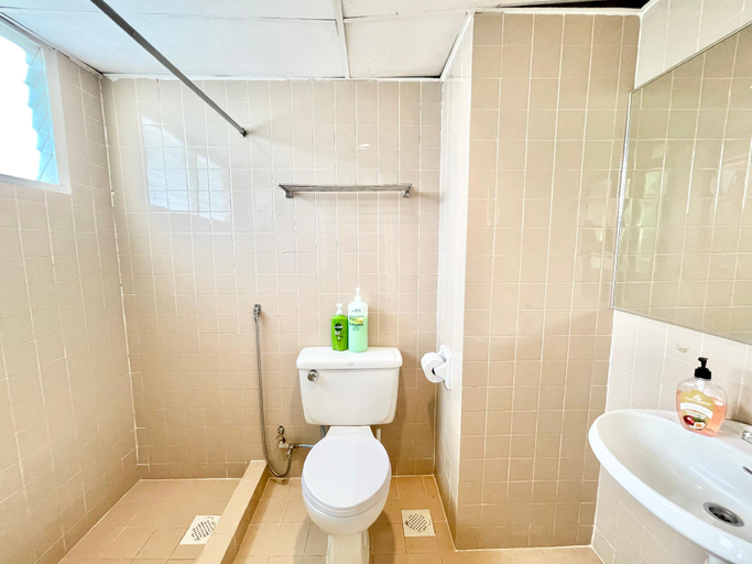 Bathroom 3, Batu Ferringhi Apartments, Penang Island