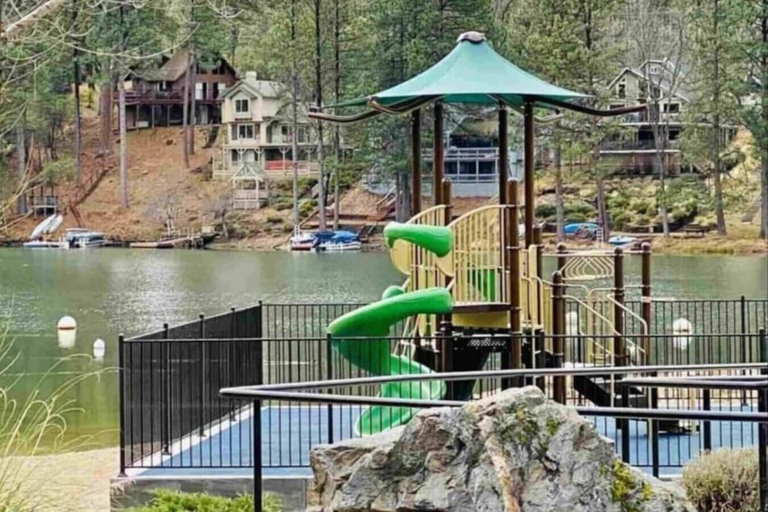 Interior 4, 562 Massive 8 Bedroom on the Lake!, Tuolumne