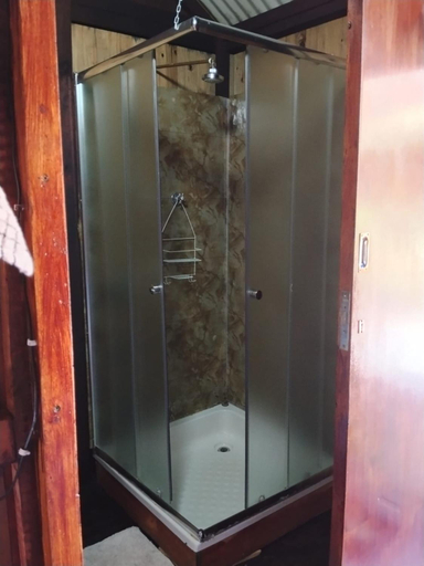 Bathroom 5, Buffalo Street Cottages, Ehlanzeni