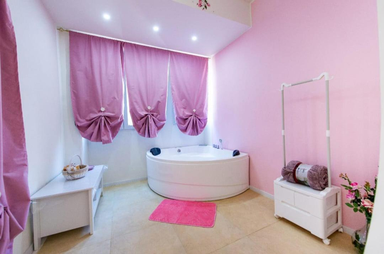 Bathroom 2, Le corti di Elena Martina, Lecce