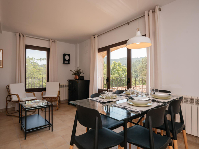 Others 5, Cottage in Castellnou with Forest Trails, Barcelona