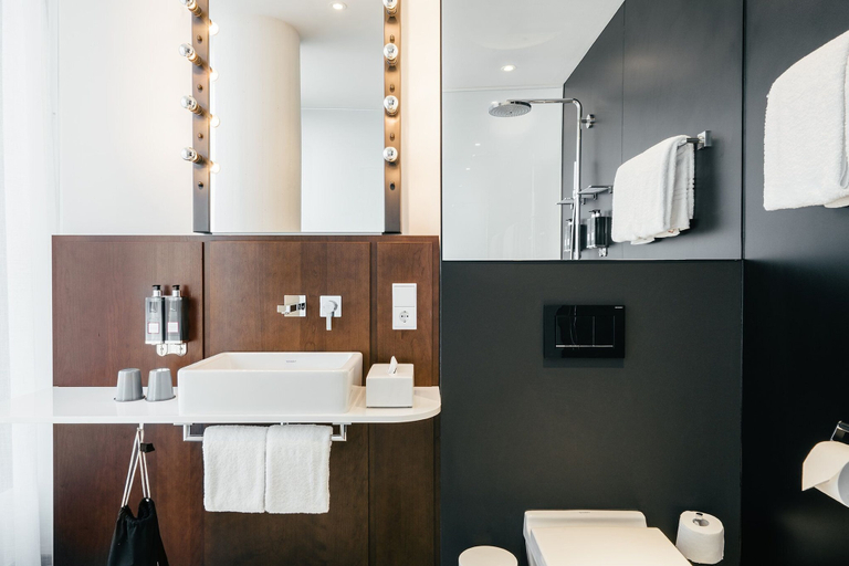 Bathroom 5, Ruby LILLY HOTEL MUNICH by IHG, München