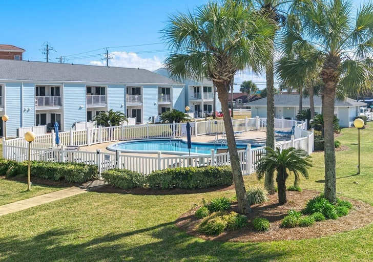 Pool, Tradewinds Condominium #2, Walton