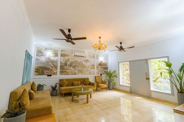 Living area 3, Reebah Inn & Suites, North Goa