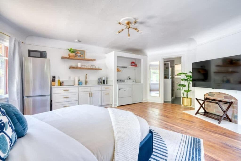 Room 5, The Octagon by Stay Portland - Multnomah Village, Multnomah