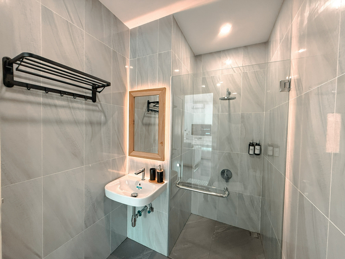 Bathroom 5, Villa Neru House Sentul by SAKALAVASA, Bogor