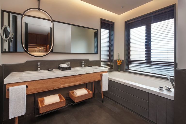 Bathroom 5, Grand Hyatt Shenzhou Peninsula, Hainan