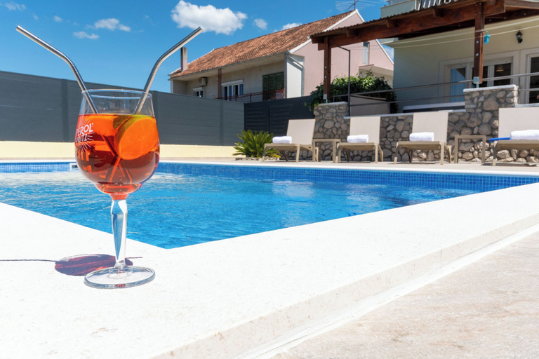 Pool 4, Apartments Neda, Bilice