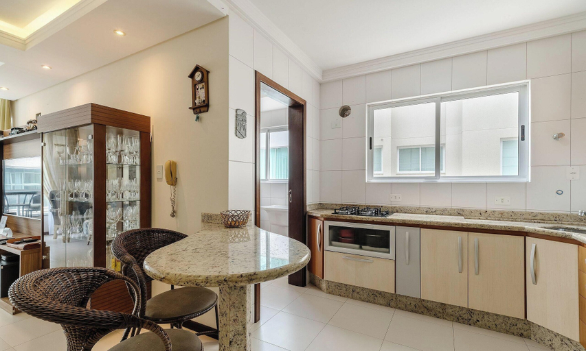 Private kitchen 2, Seaview apt w/ BBQ 50m From Beach Att0602, Itapema