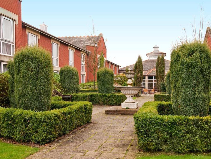 Exterior & Views 1, Bromsgrove Hotel and Spa, Worcestershire