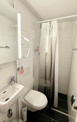Bathroom 4, Hotel Hechtplatz (Self Check-In), Zürich