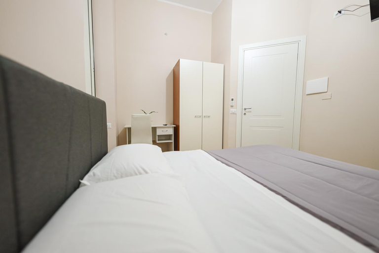 Bedroom 2, Amendola Rooms, Napoli